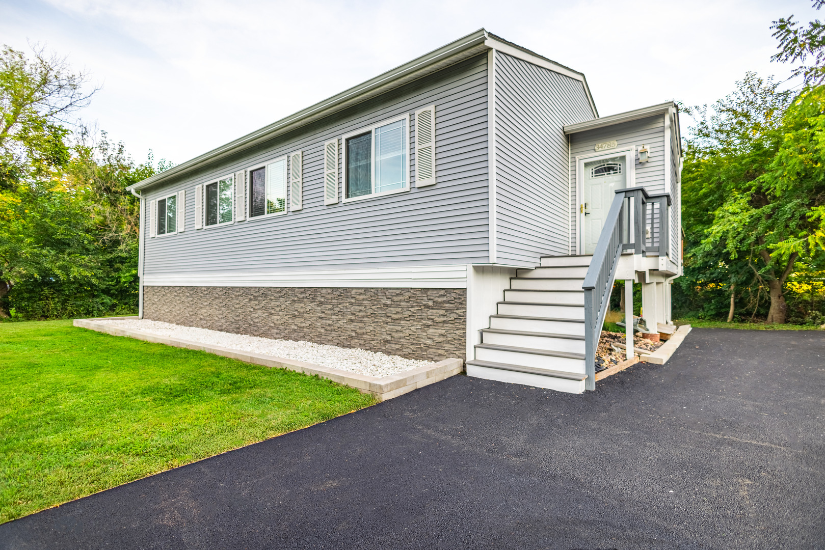 34785 N Gogol Avenue, Ingleside, IL 60041