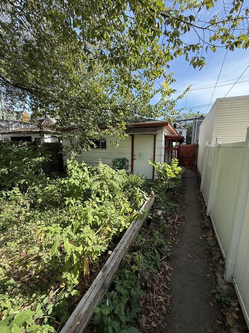 841 N Fairfield Avenue, Chicago, IL 60622