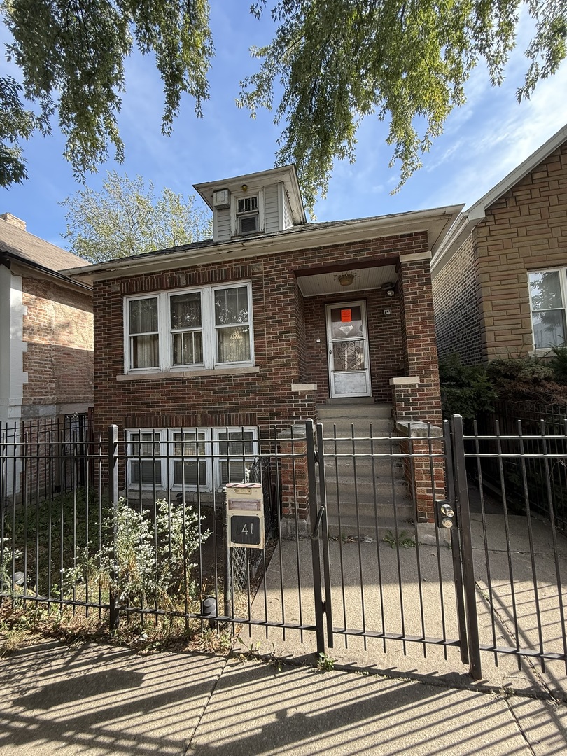 841 N Fairfield Avenue, Chicago, IL 60622