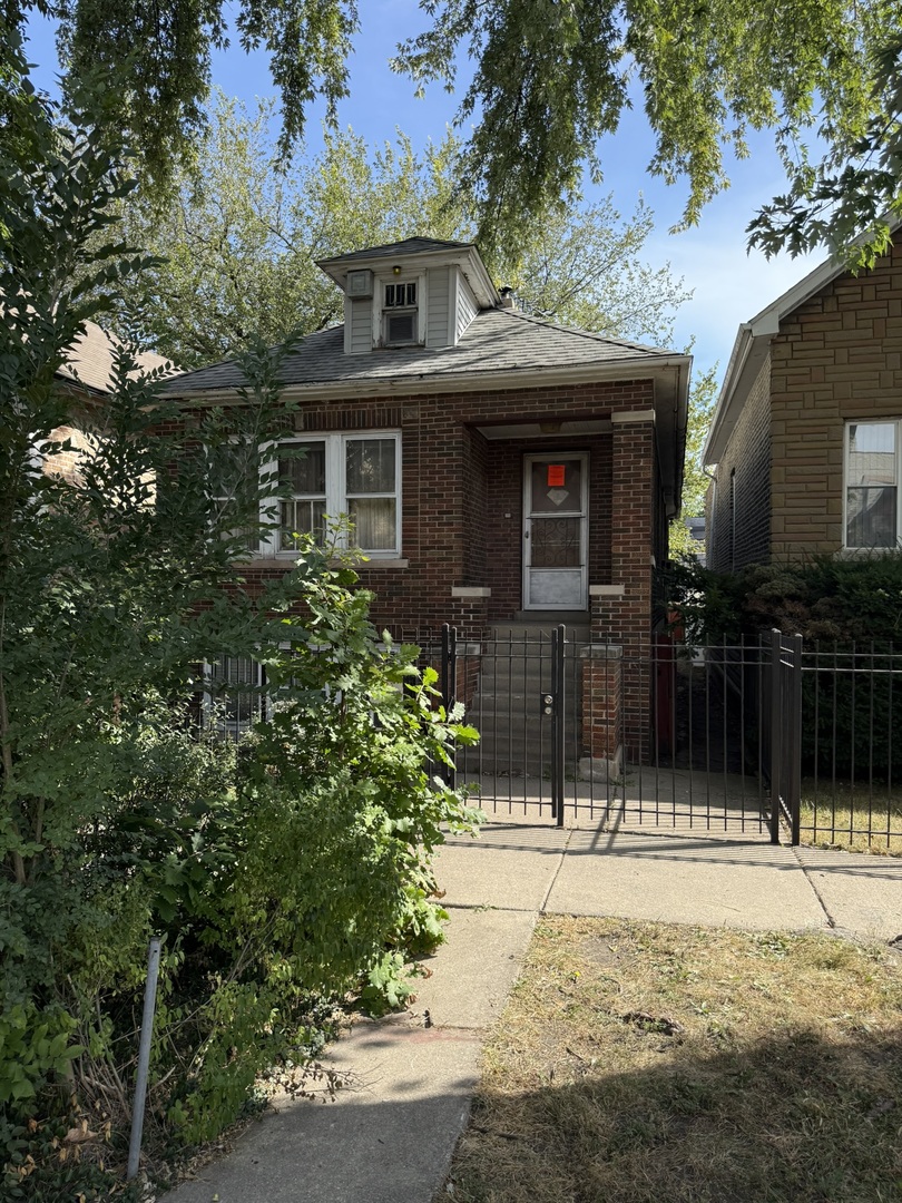 841 N Fairfield Avenue, Chicago, IL 60622