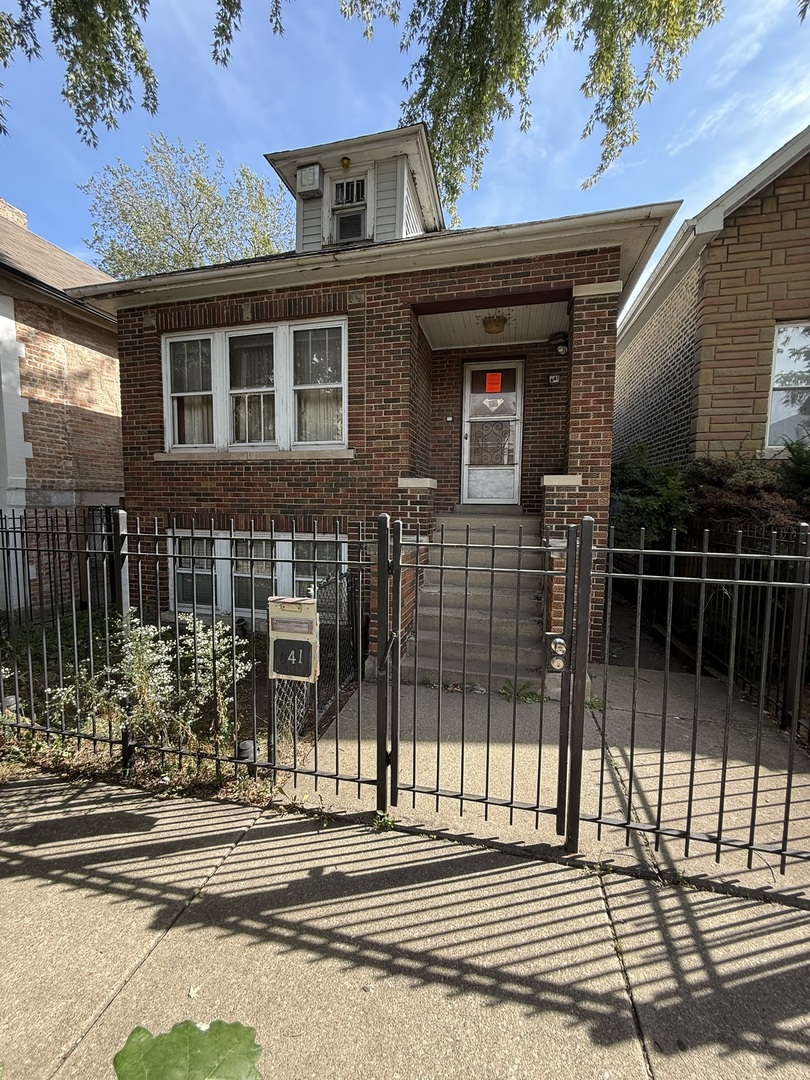 841 N Fairfield Avenue, Chicago, IL 60622