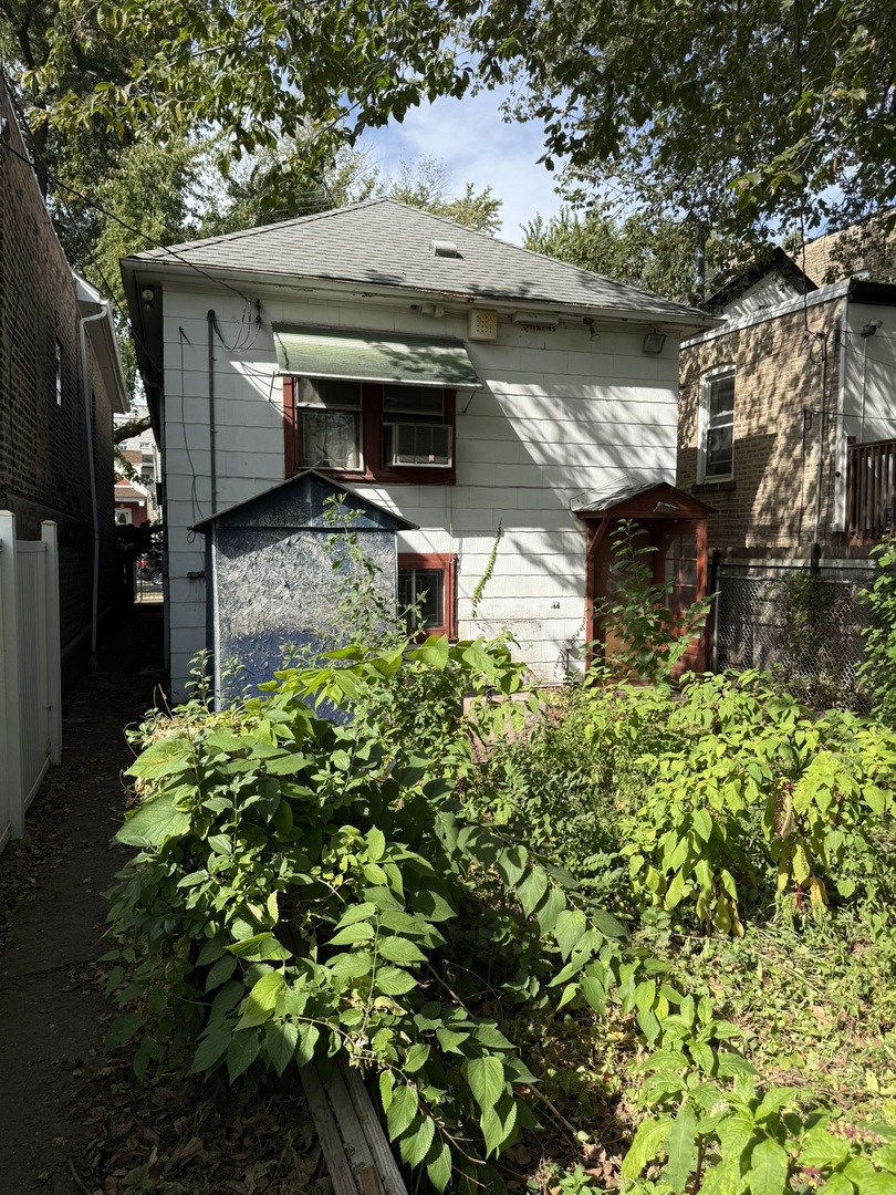 841 N Fairfield Avenue, Chicago, IL 60622