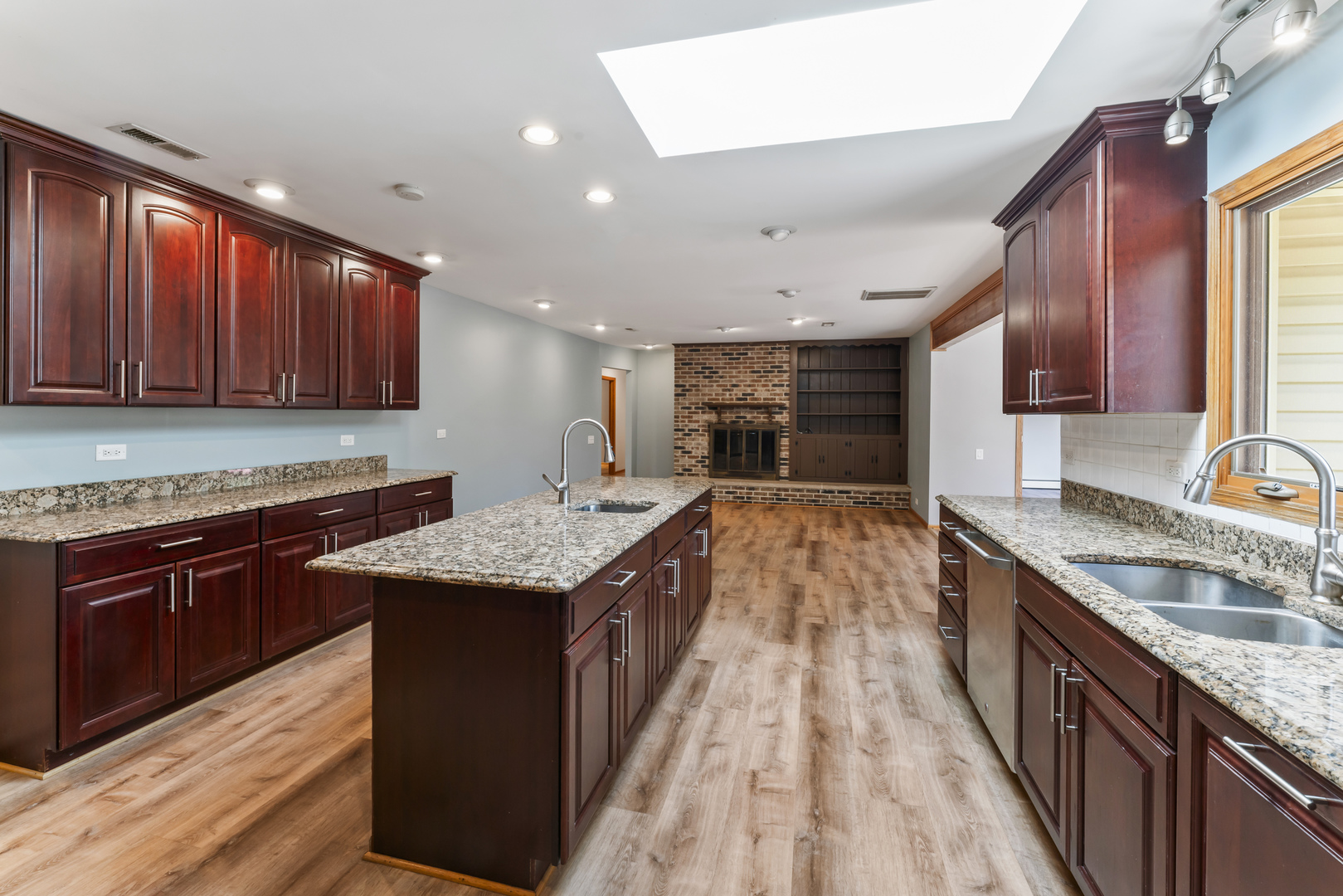 2226 Shannondale Road, Green Oaks, IL 60048