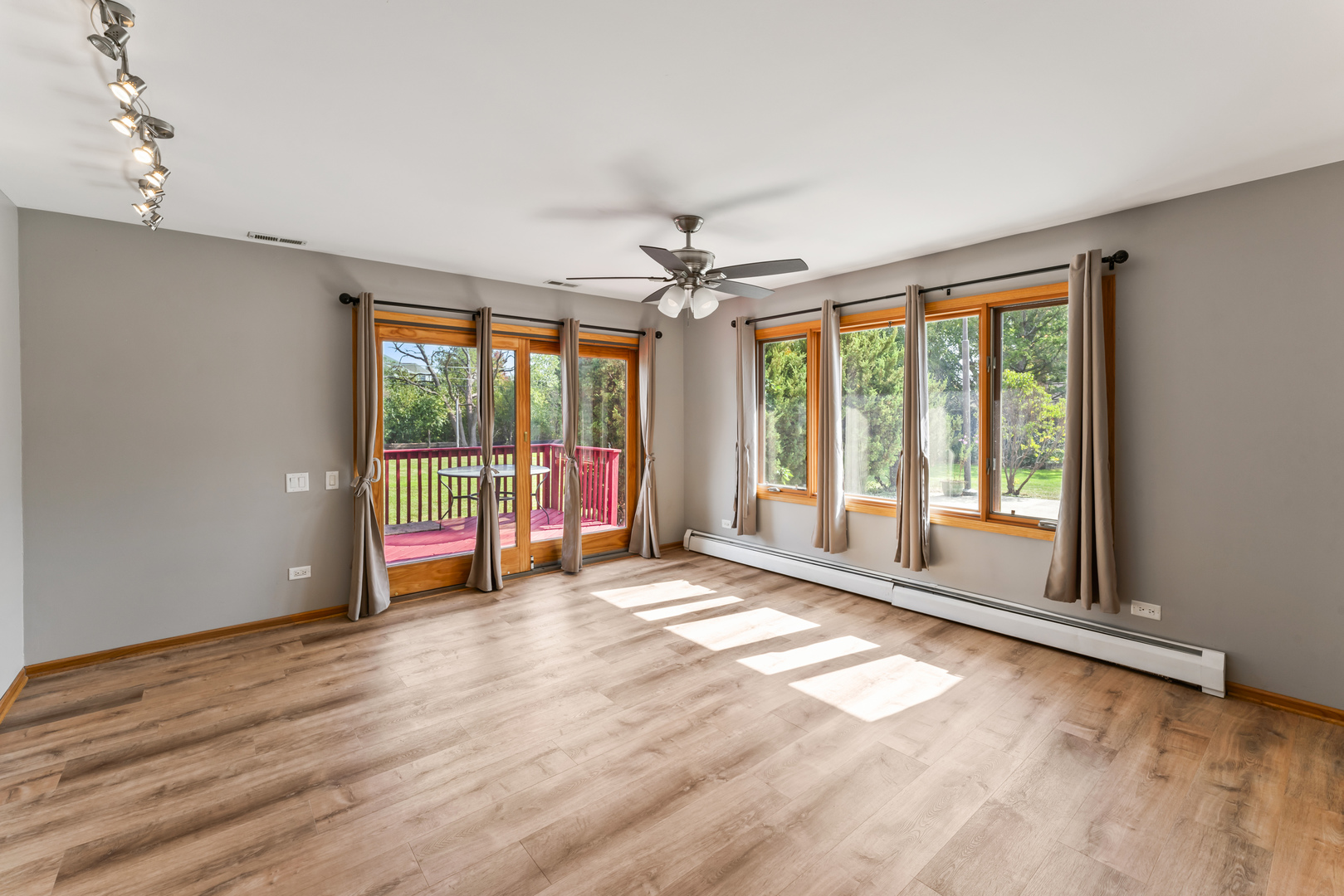 2226 Shannondale Road, Green Oaks, IL 60048