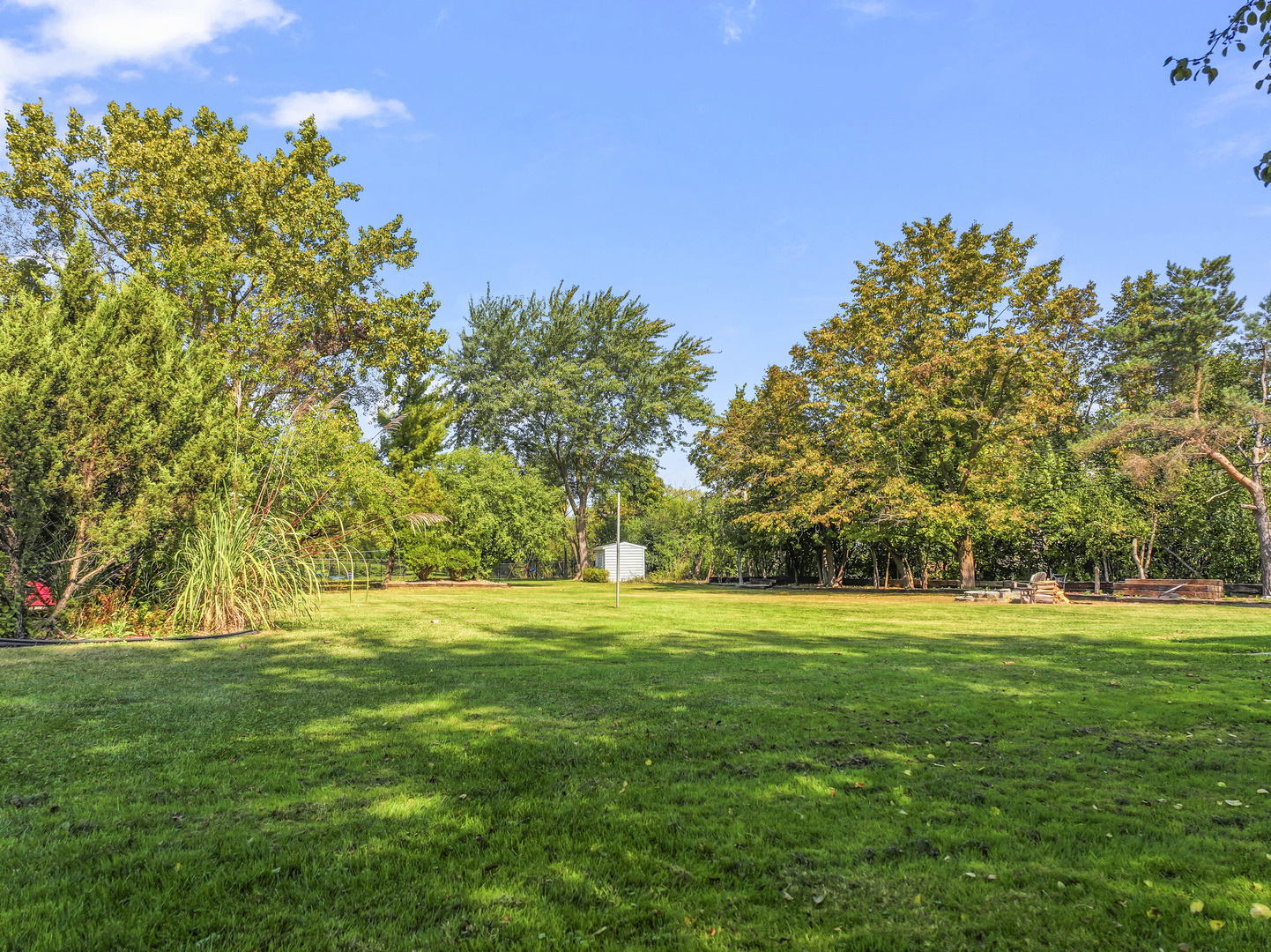 2226 Shannondale Road, Green Oaks, IL 60048