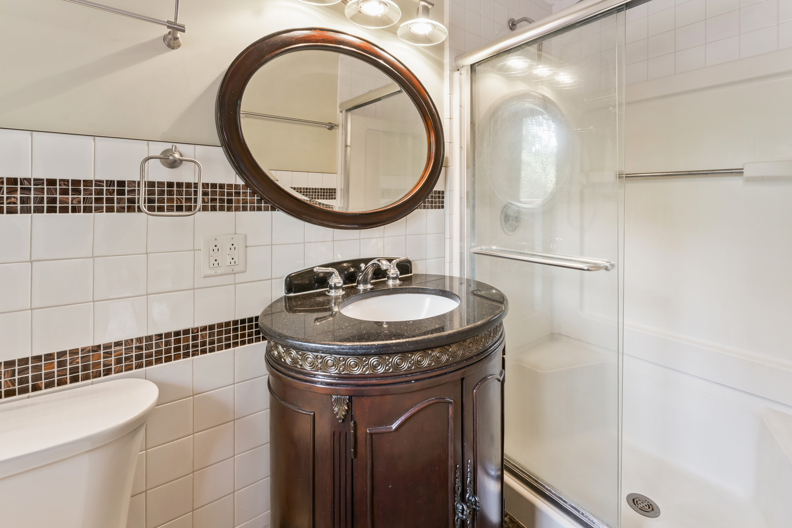 2226 Shannondale Road, Green Oaks, IL 60048