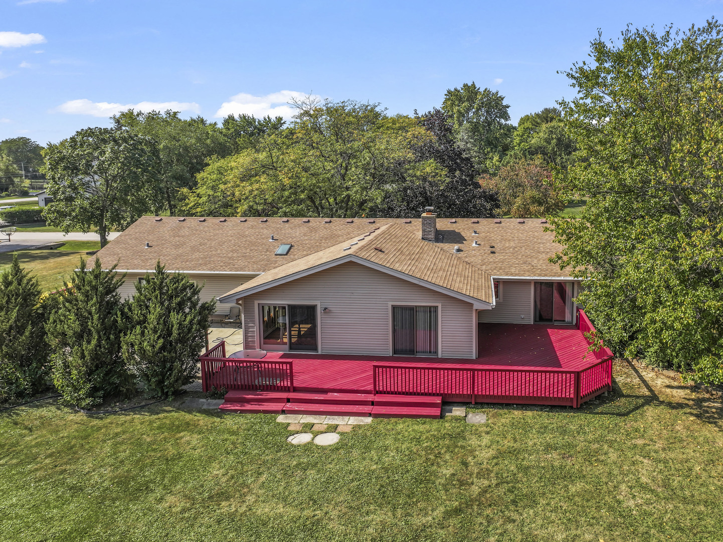 2226 Shannondale Road, Green Oaks, IL 60048