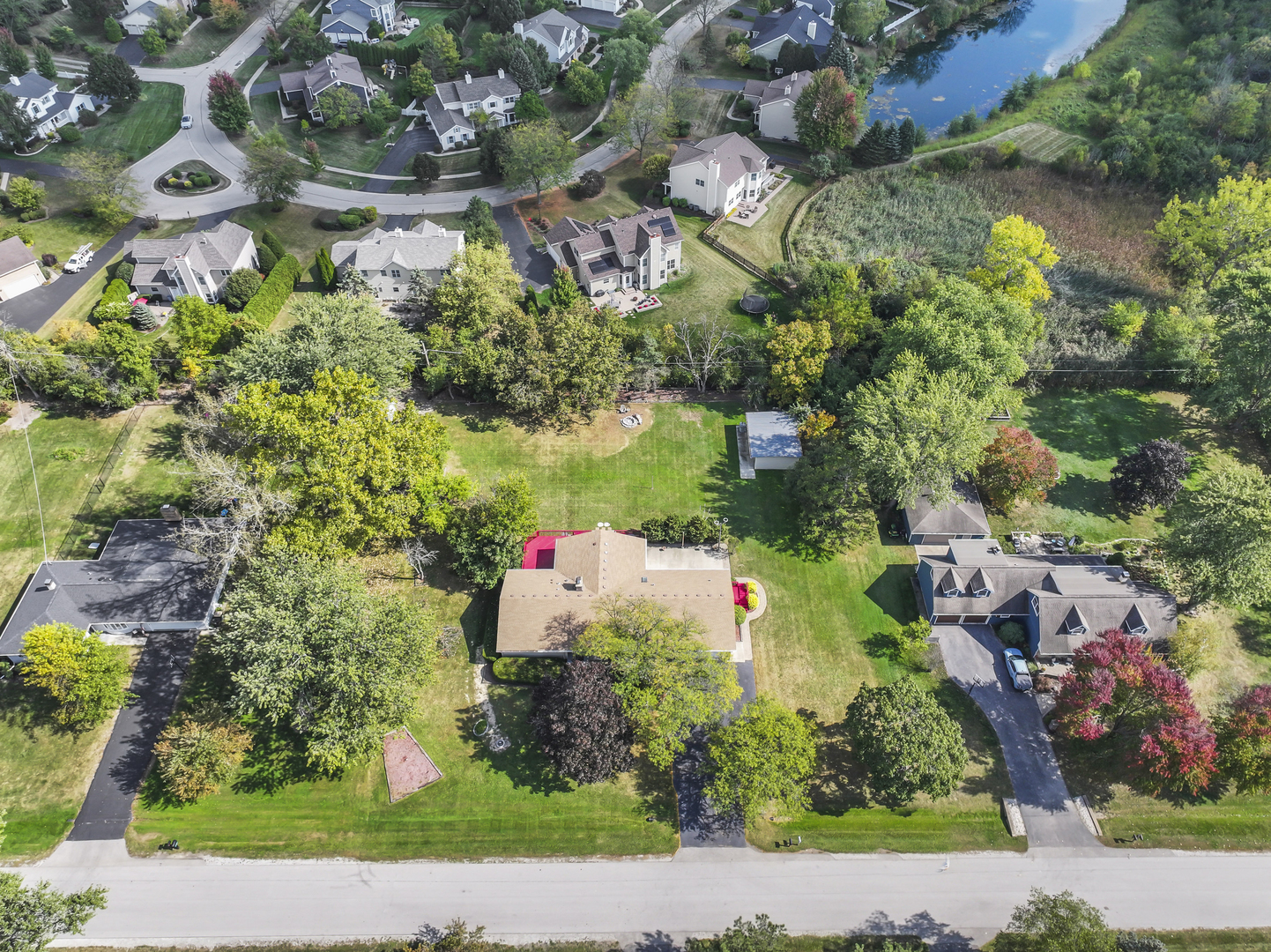 2226 Shannondale Road, Green Oaks, IL 60048