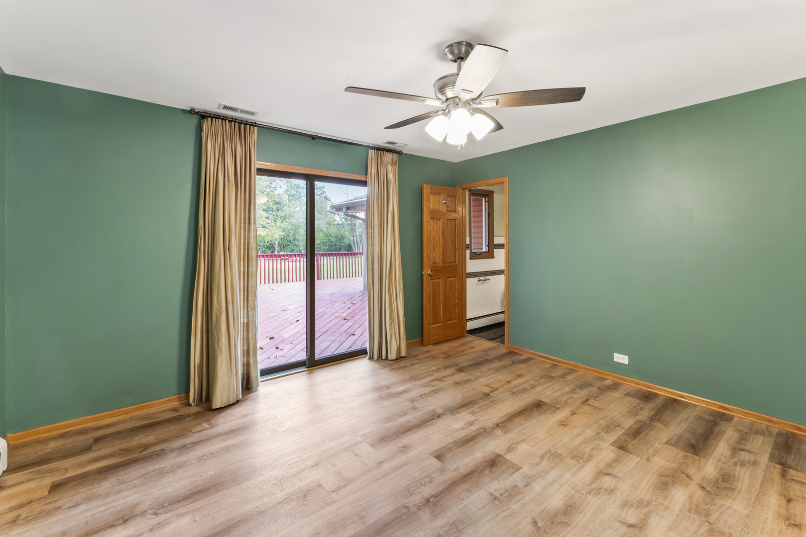 2226 Shannondale Road, Green Oaks, IL 60048