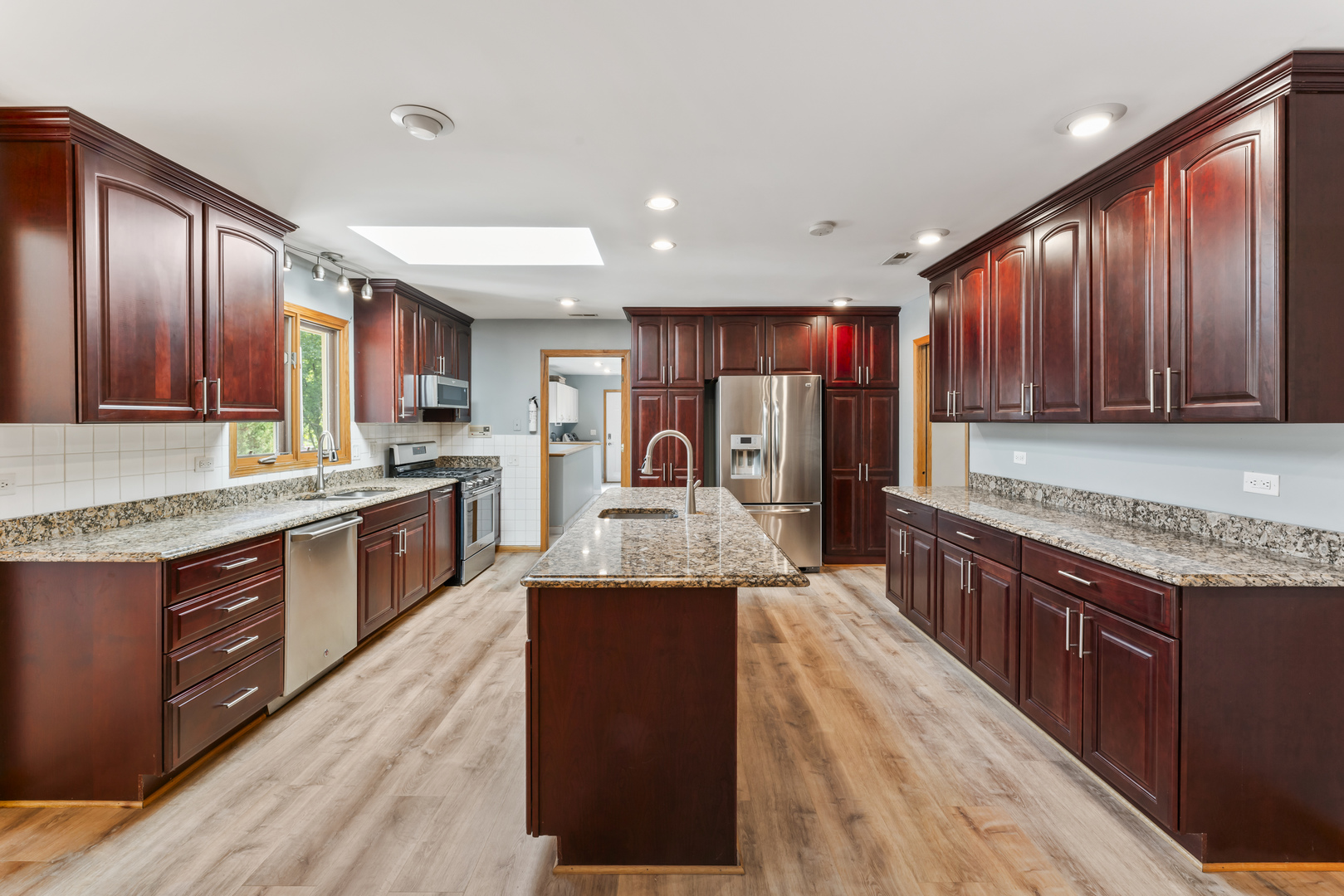 2226 Shannondale Road, Green Oaks, IL 60048