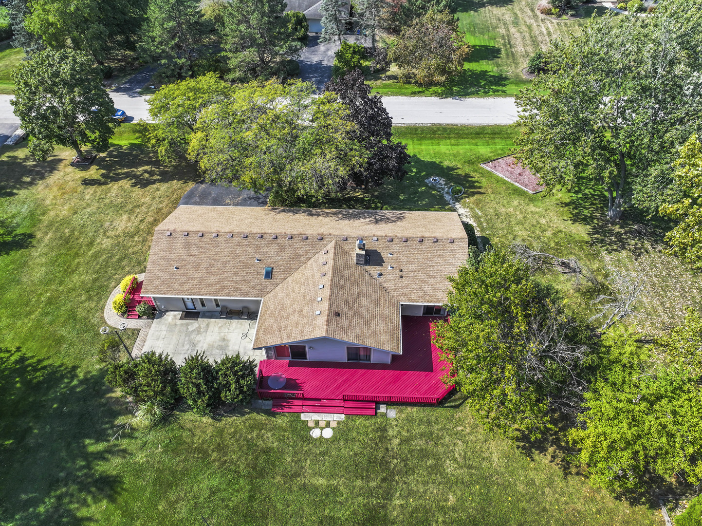 2226 Shannondale Road, Green Oaks, IL 60048