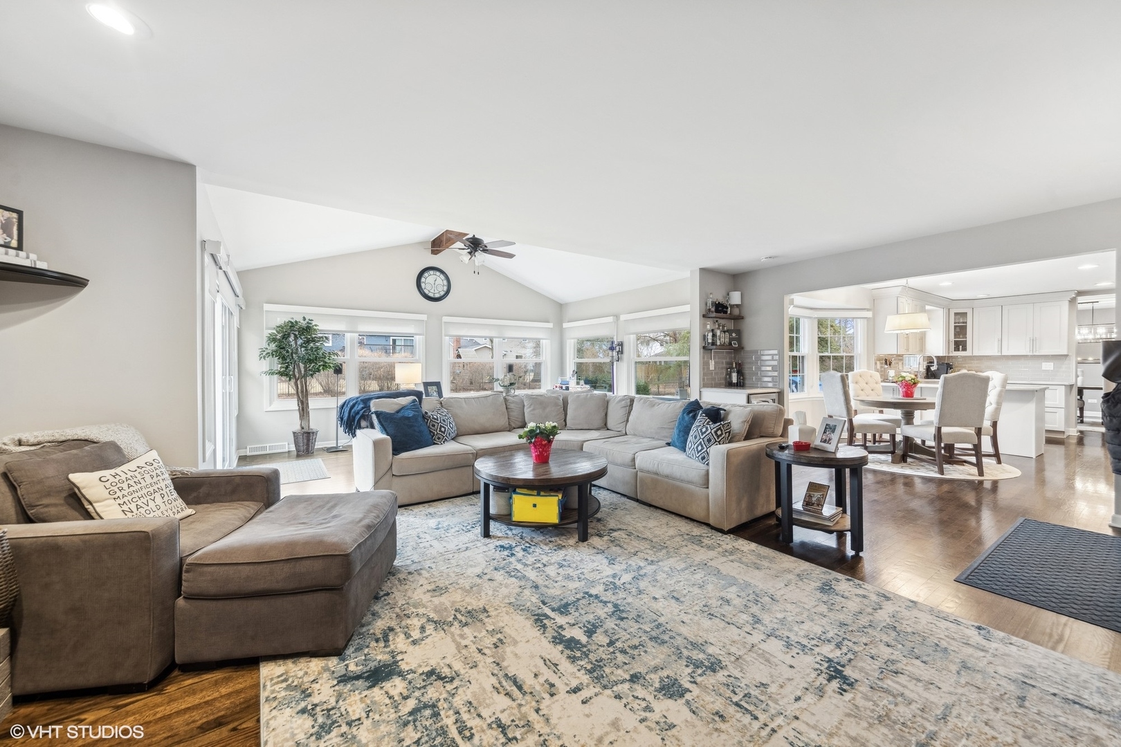41 Swift Lane, Naperville, IL 60565