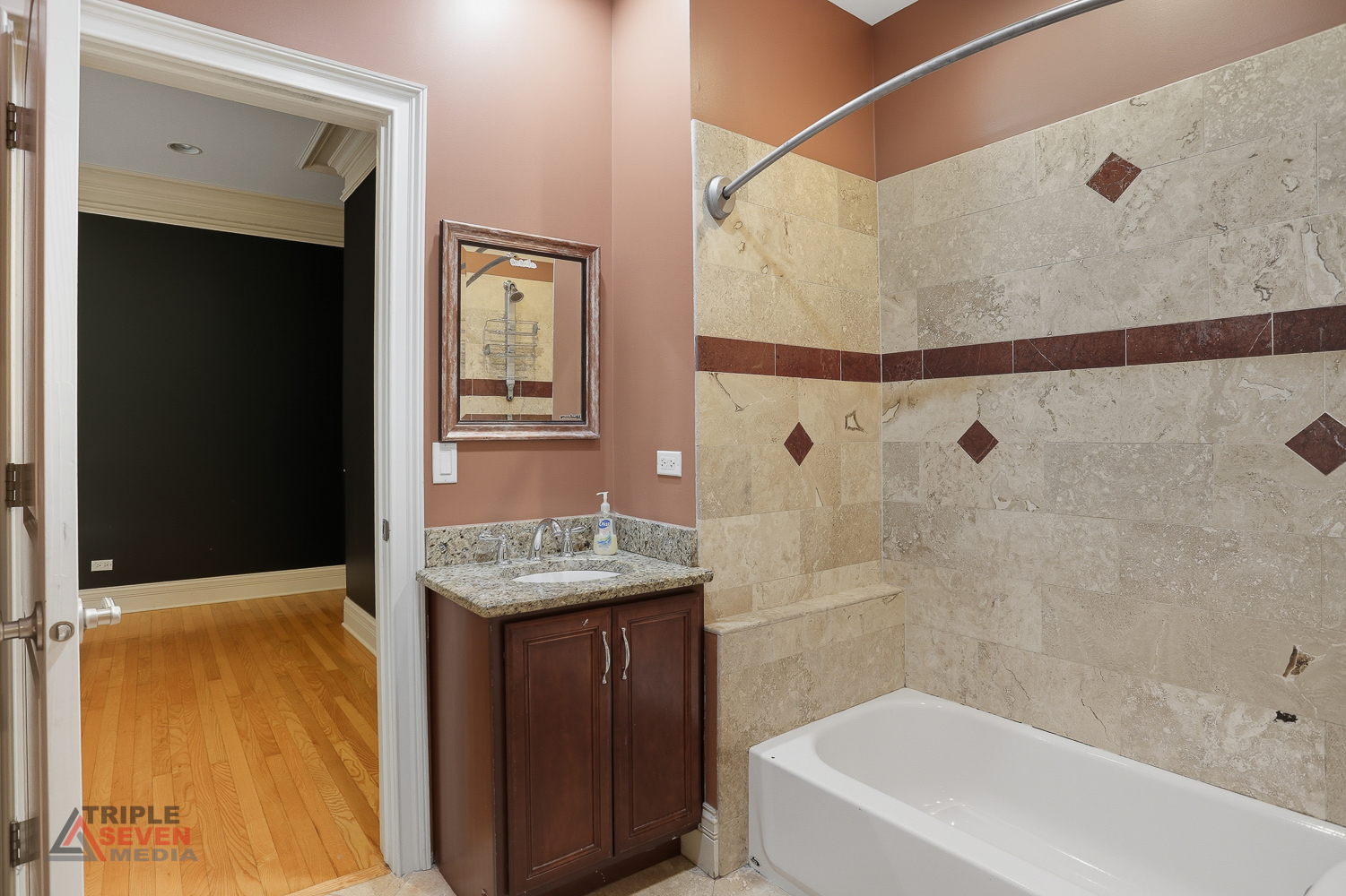 5039 S Michigan Avenue #1S, Chicago, IL 60615