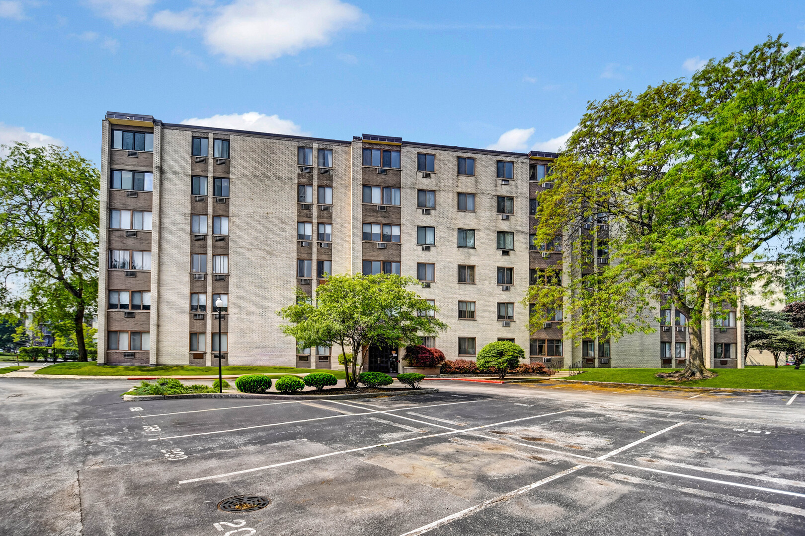 9740 S Pulaski Road #306, Oak Lawn, IL 60453