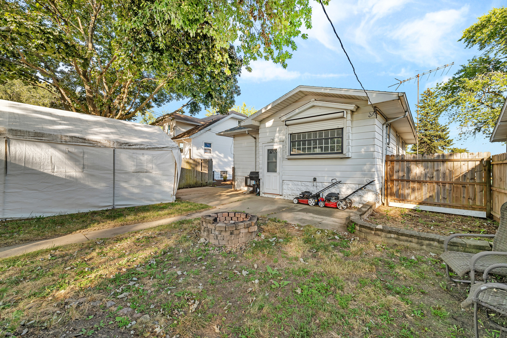 1409 N Raynor Avenue, Joliet, IL 60435