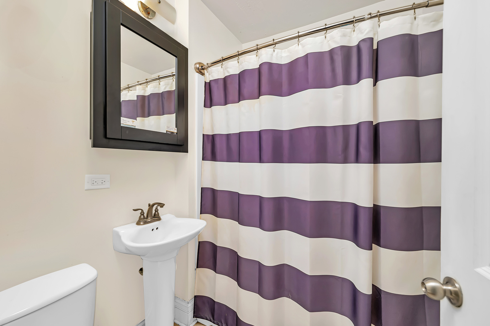 1409 N Raynor Avenue, Joliet, IL 60435