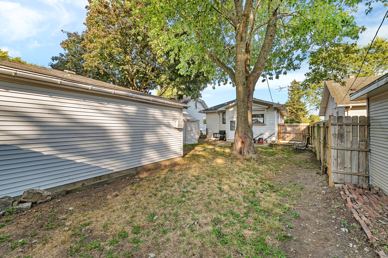 1409 N Raynor Avenue, Joliet, IL 60435