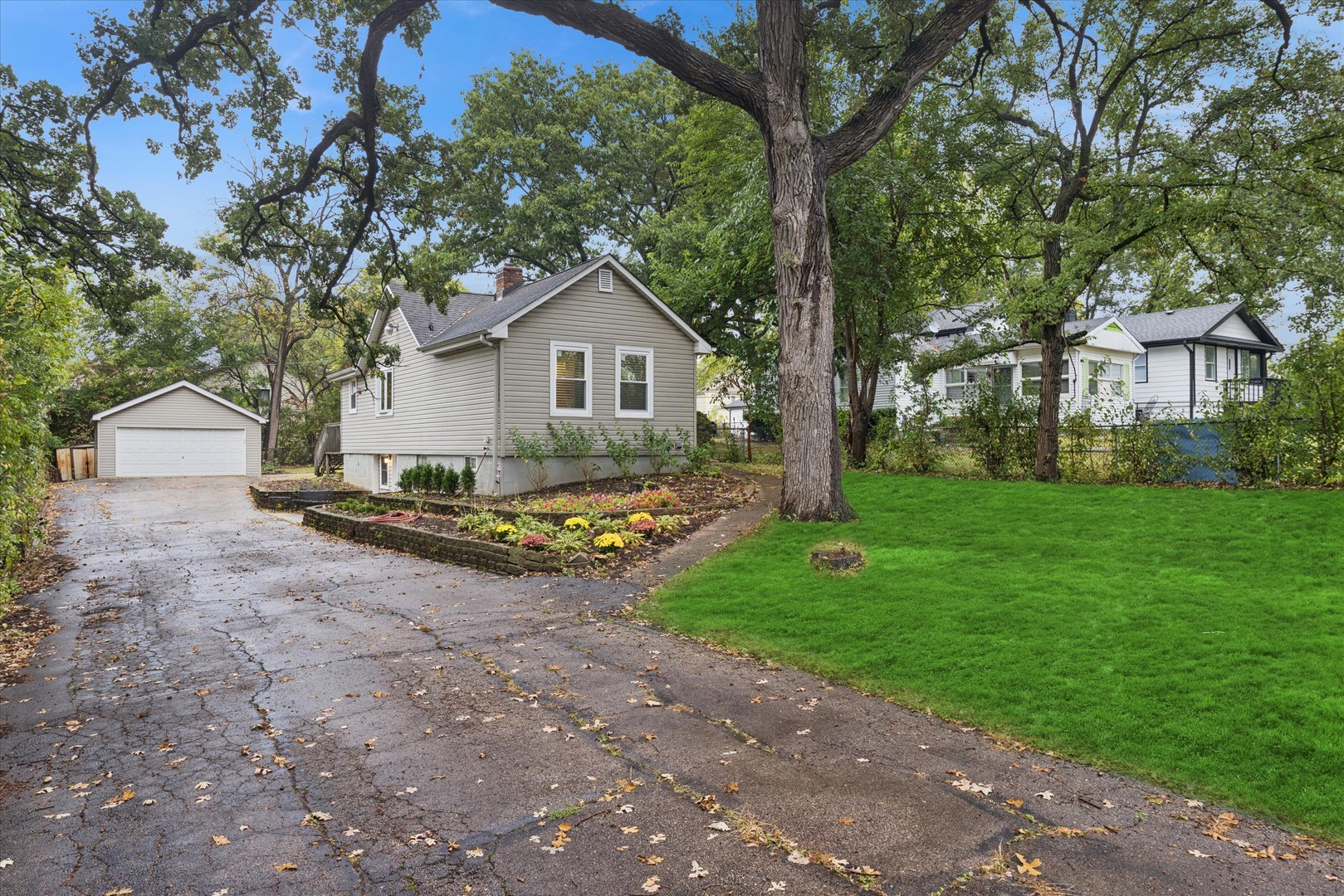 2008 Burlington Avenue, Lisle, IL 60532