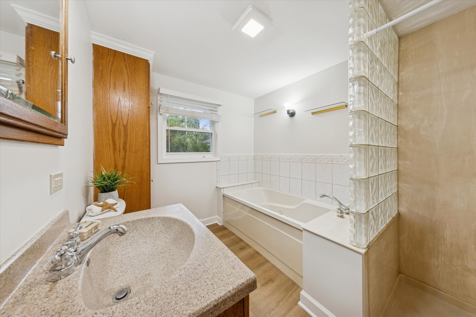 2008 Burlington Avenue, Lisle, IL 60532