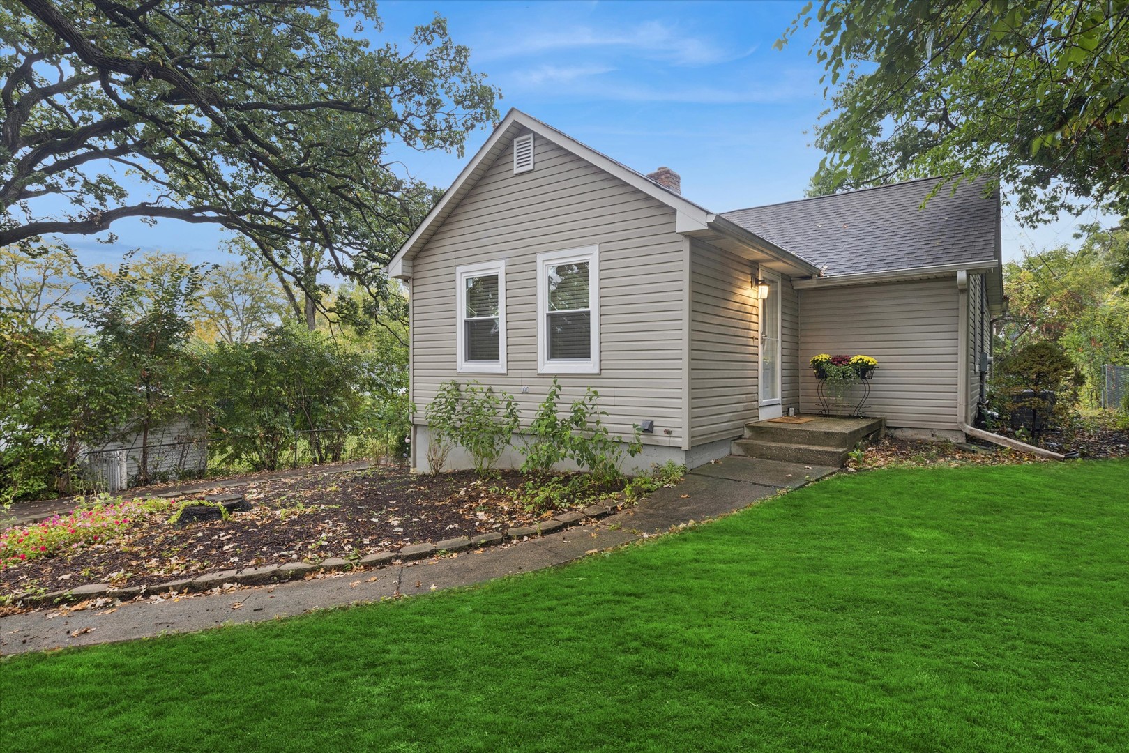 2008 Burlington Avenue, Lisle, IL 60532