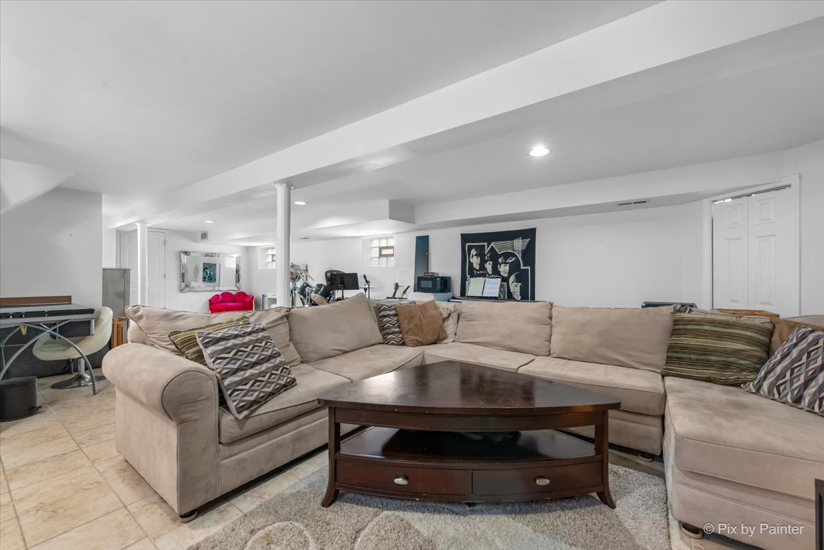 5956 N Elston Avenue, Chicago, IL 60646