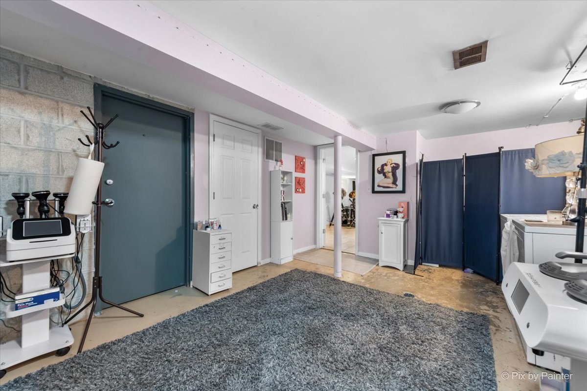 5956 N Elston Avenue, Chicago, IL 60646