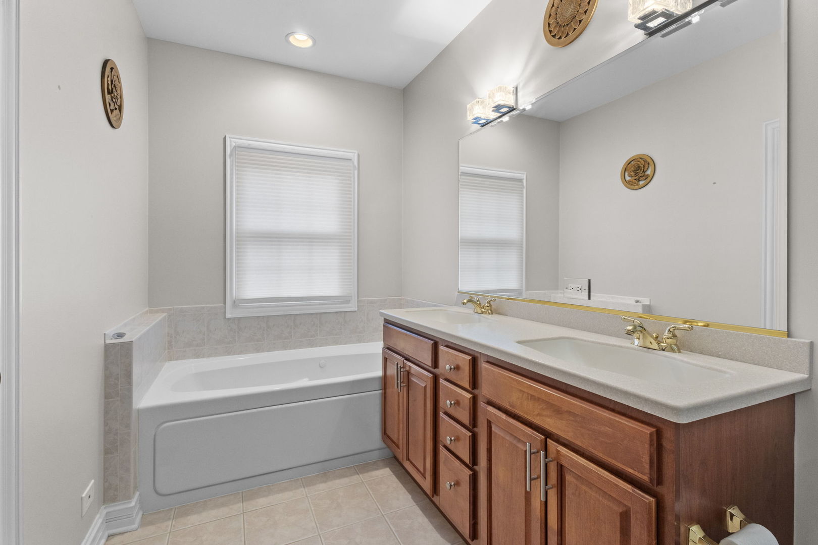 722 N NORTHWEST Highway #A, Park Ridge, IL 60068