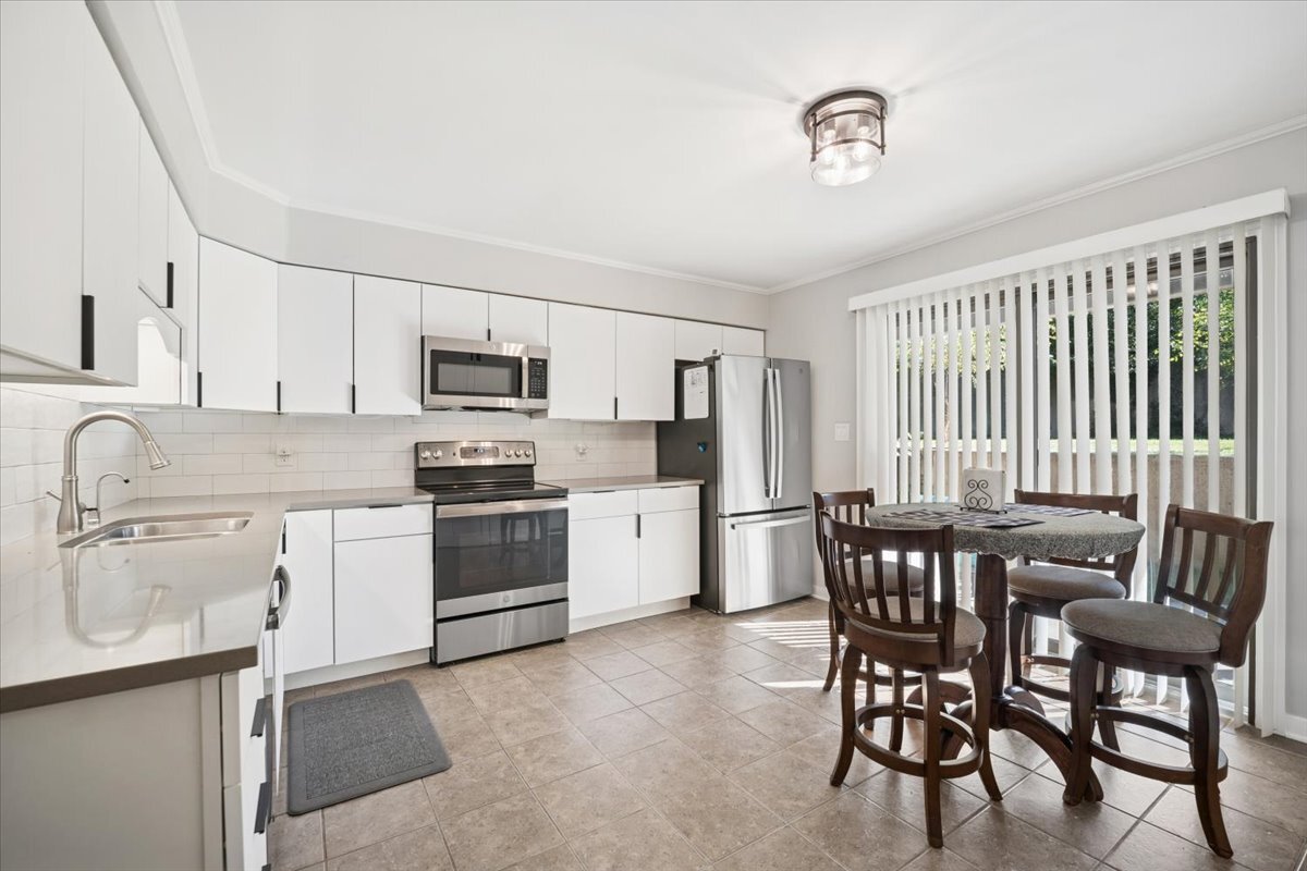 131 E Mill Street #104, Wauconda, IL 60084