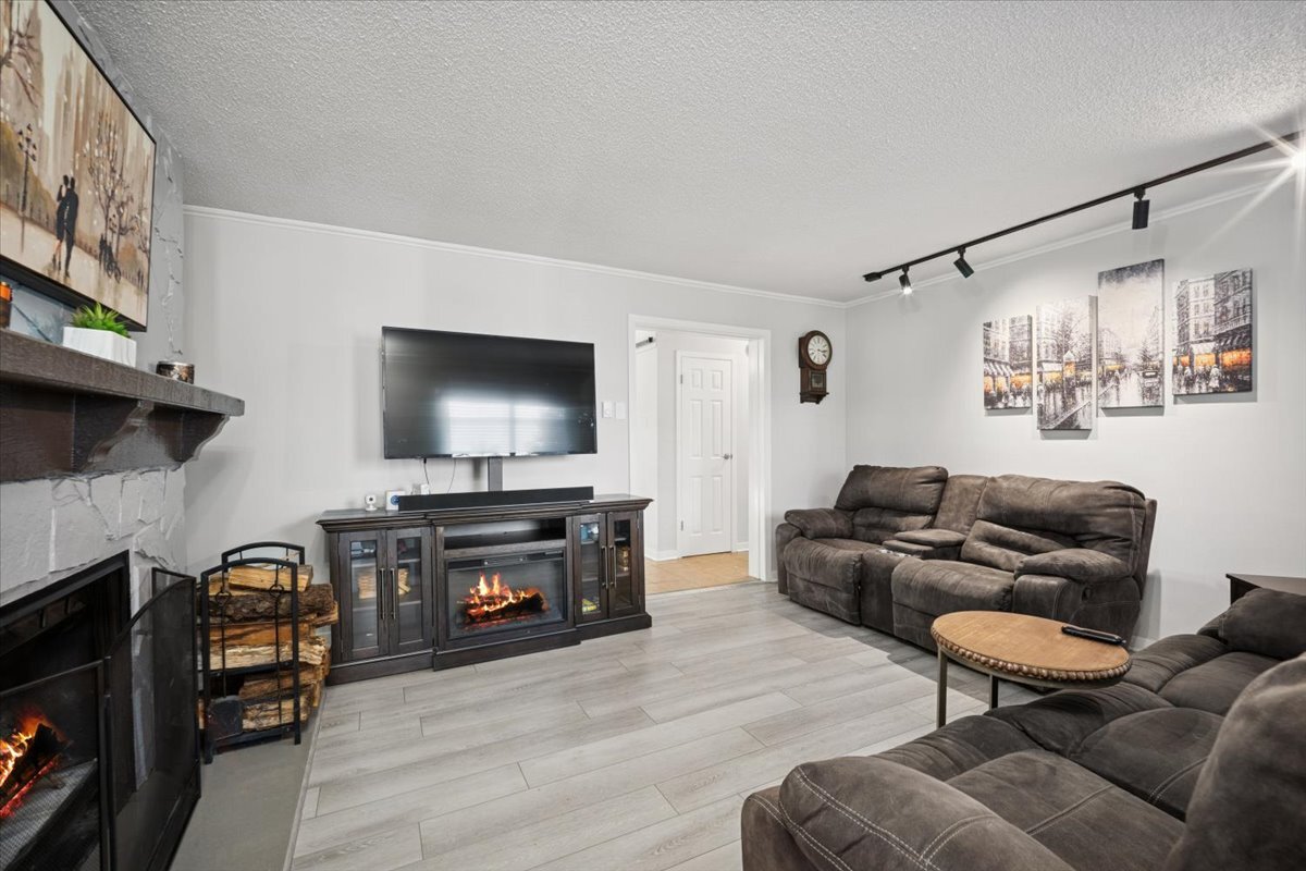 131 E Mill Street #104, Wauconda, IL 60084