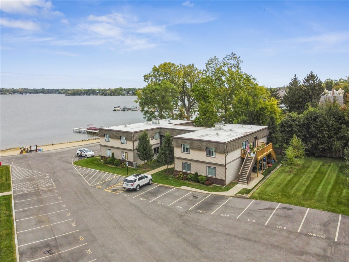 131 E Mill Street #104, Wauconda, IL 60084
