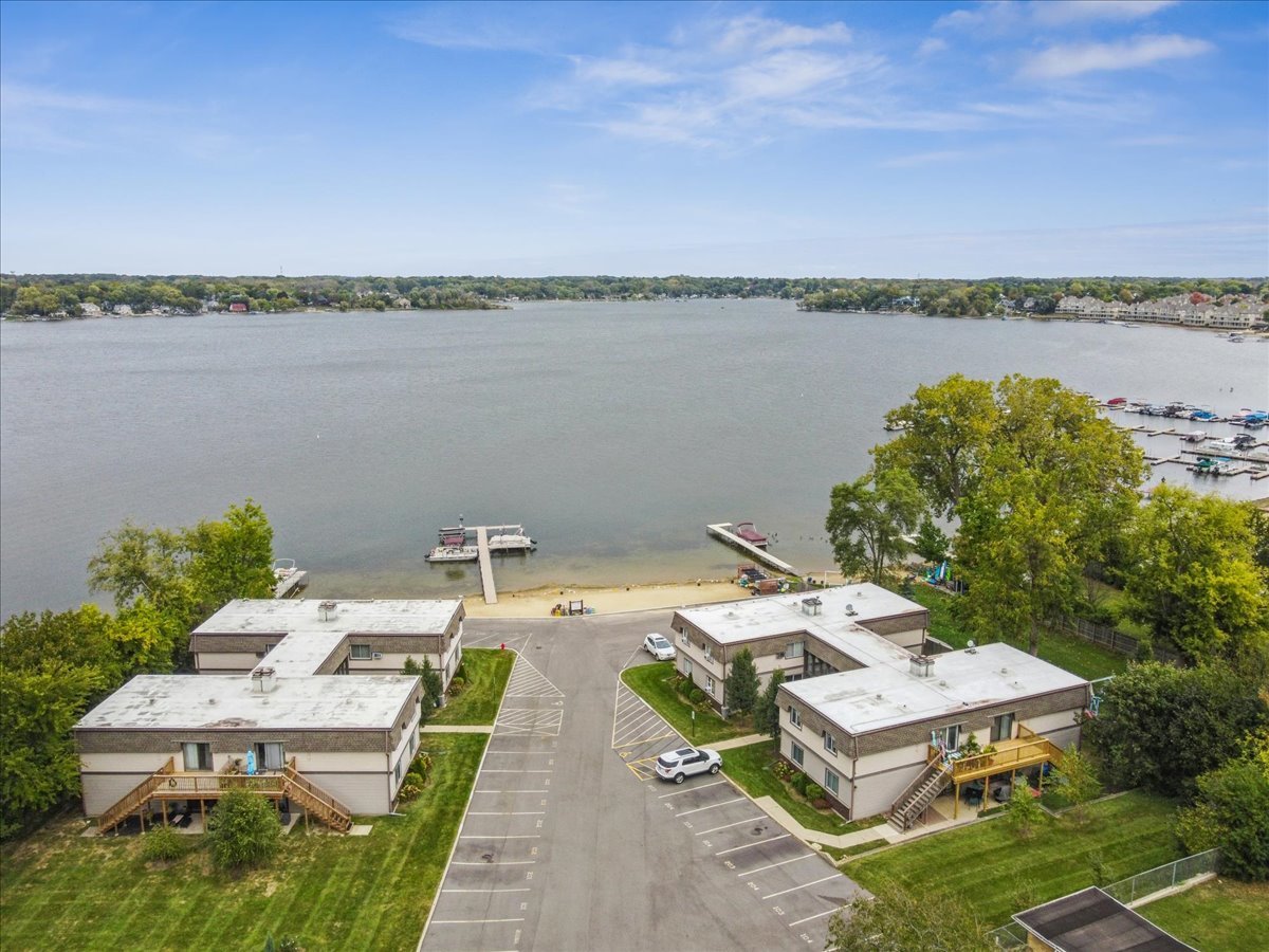 131 E Mill Street #104, Wauconda, IL 60084