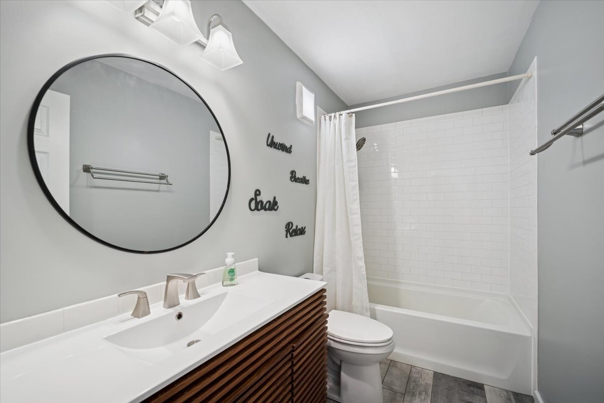 131 E Mill Street #104, Wauconda, IL 60084