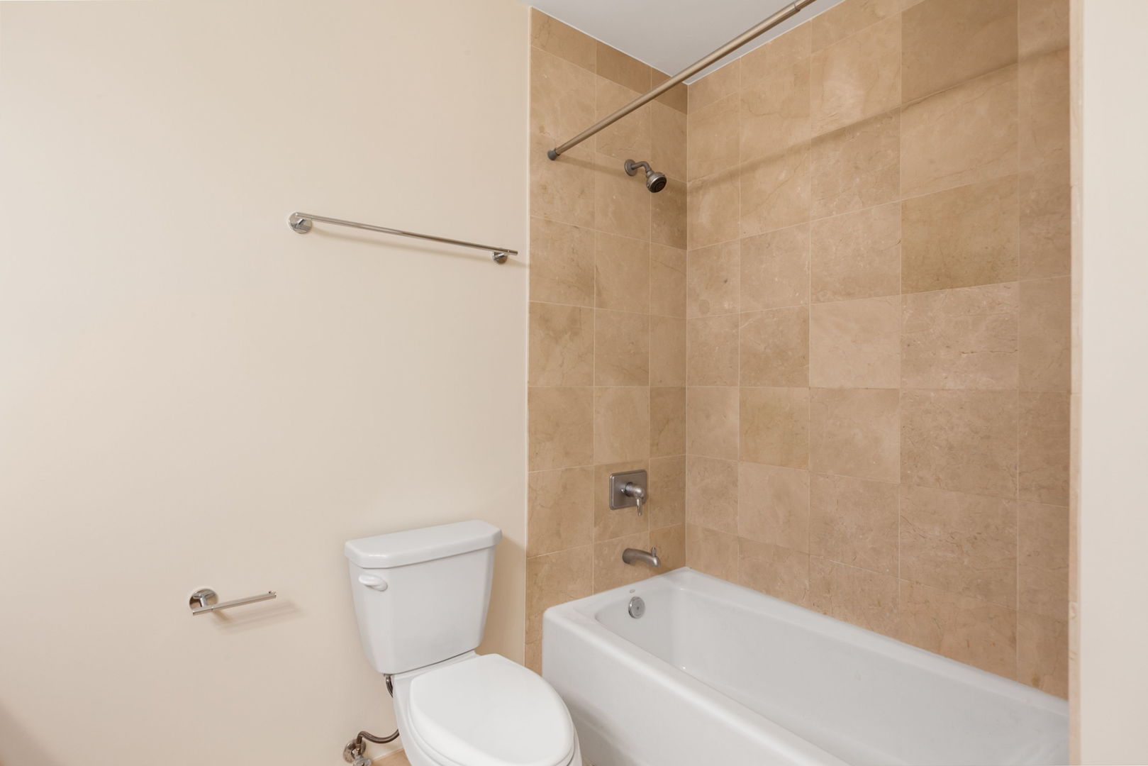 520 S Washington Street #103, Naperville, IL 60540