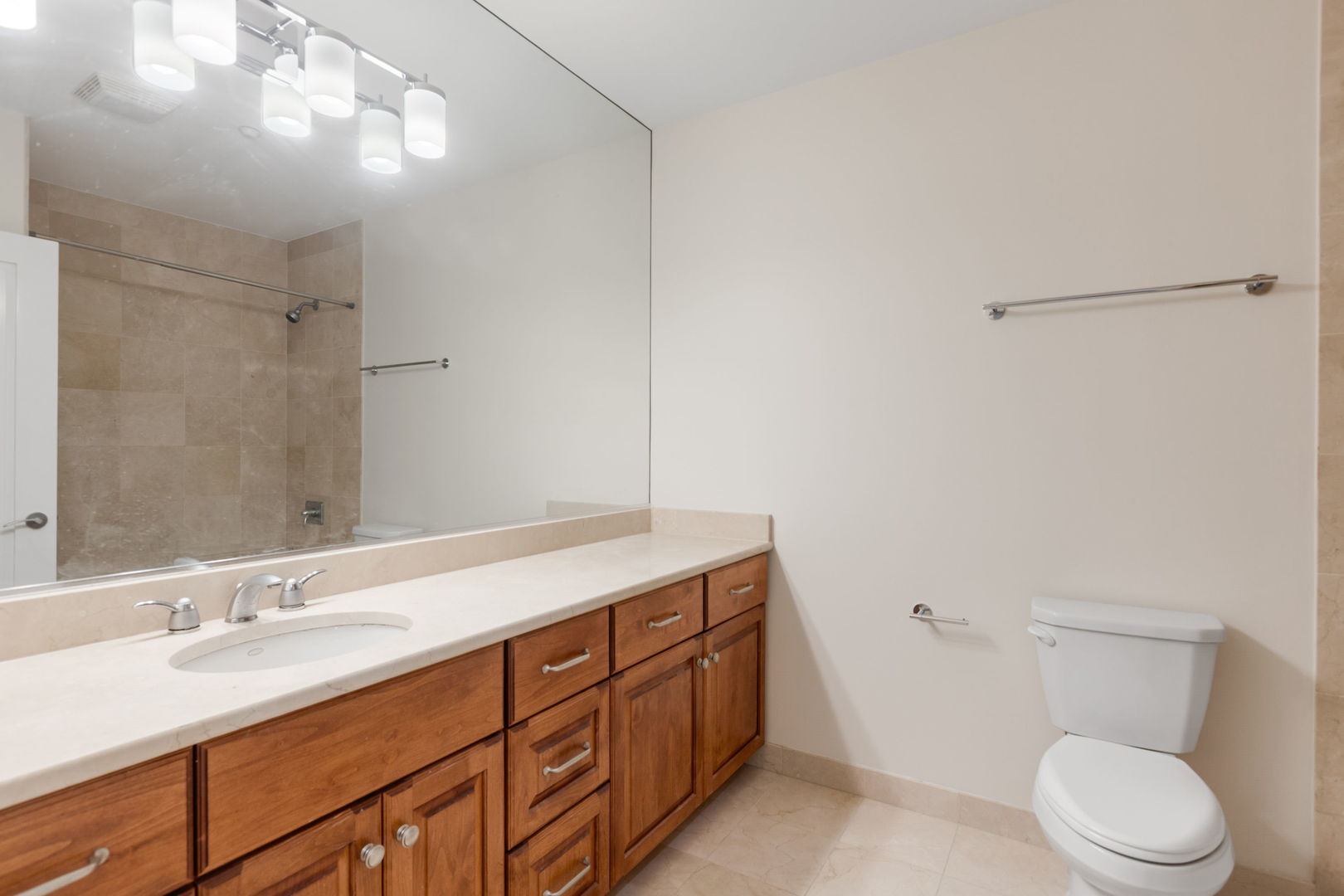 520 S Washington Street #103, Naperville, IL 60540