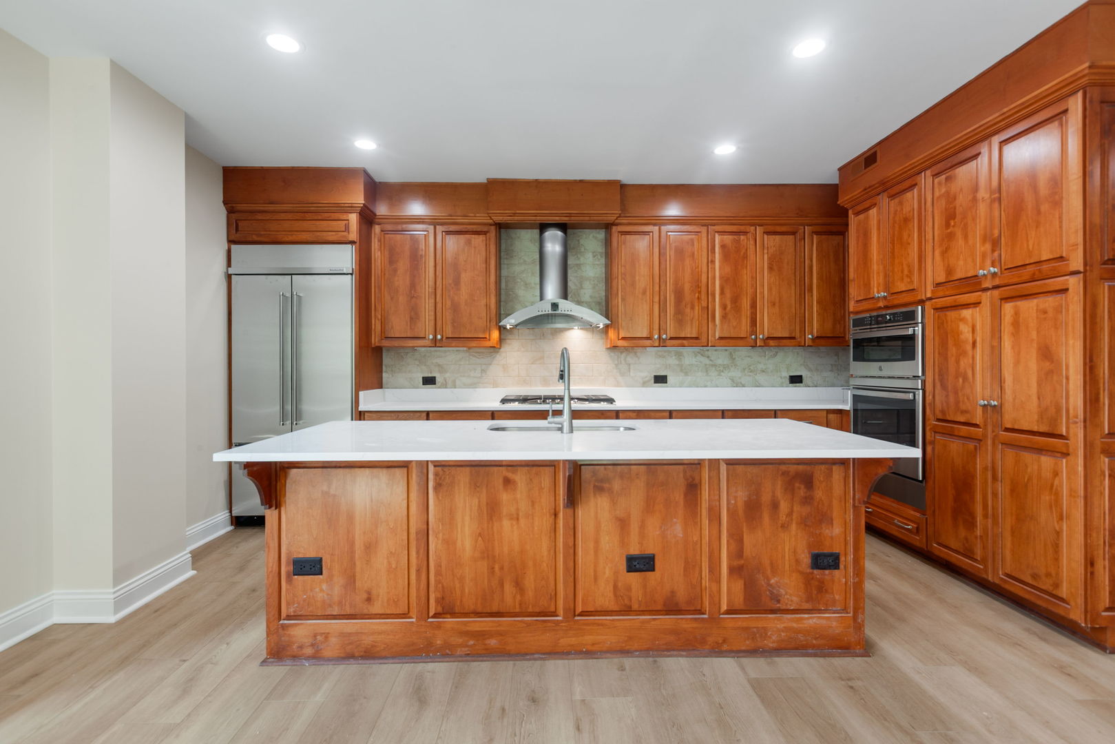 520 S Washington Street #103, Naperville, IL 60540