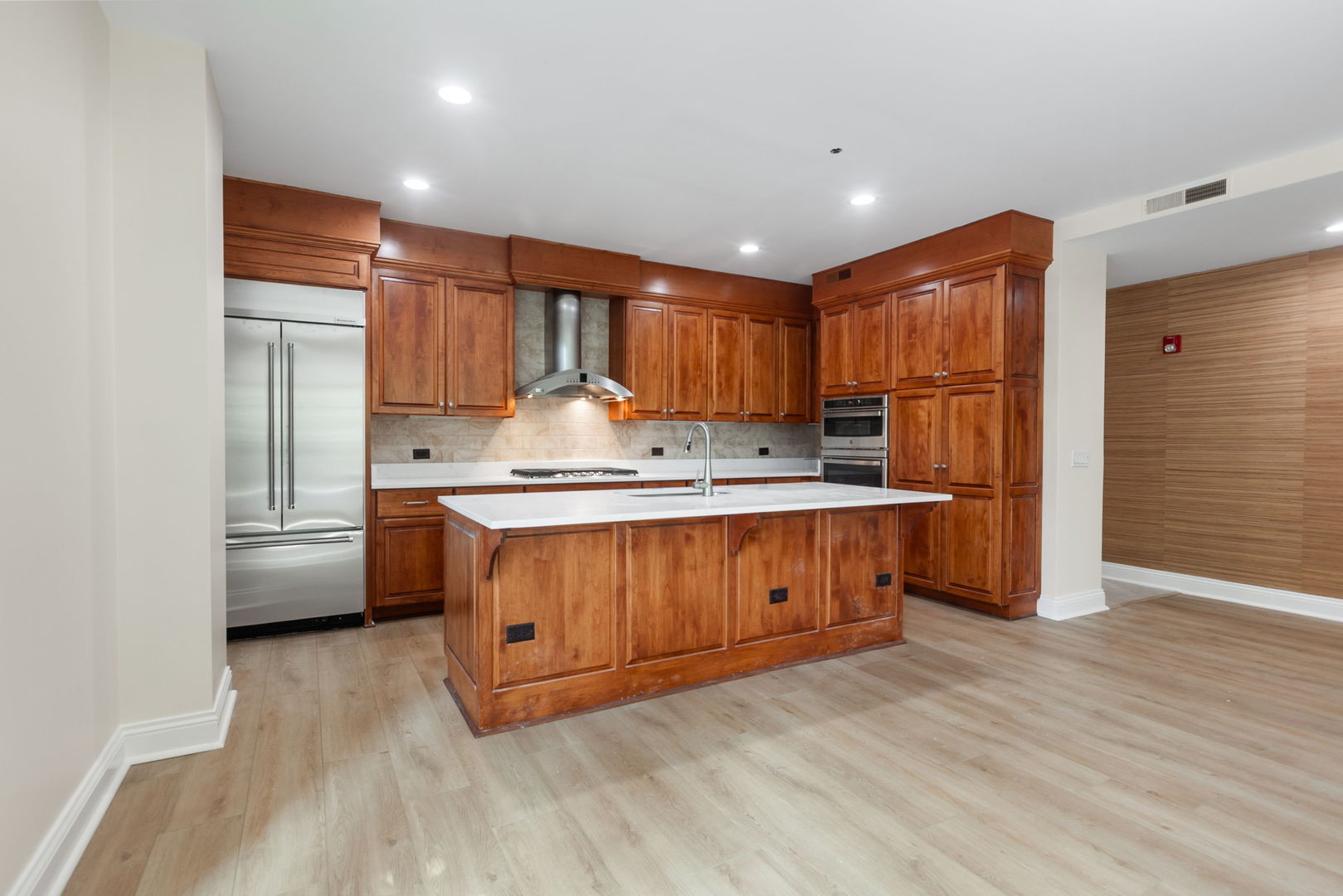 520 S Washington Street #103, Naperville, IL 60540