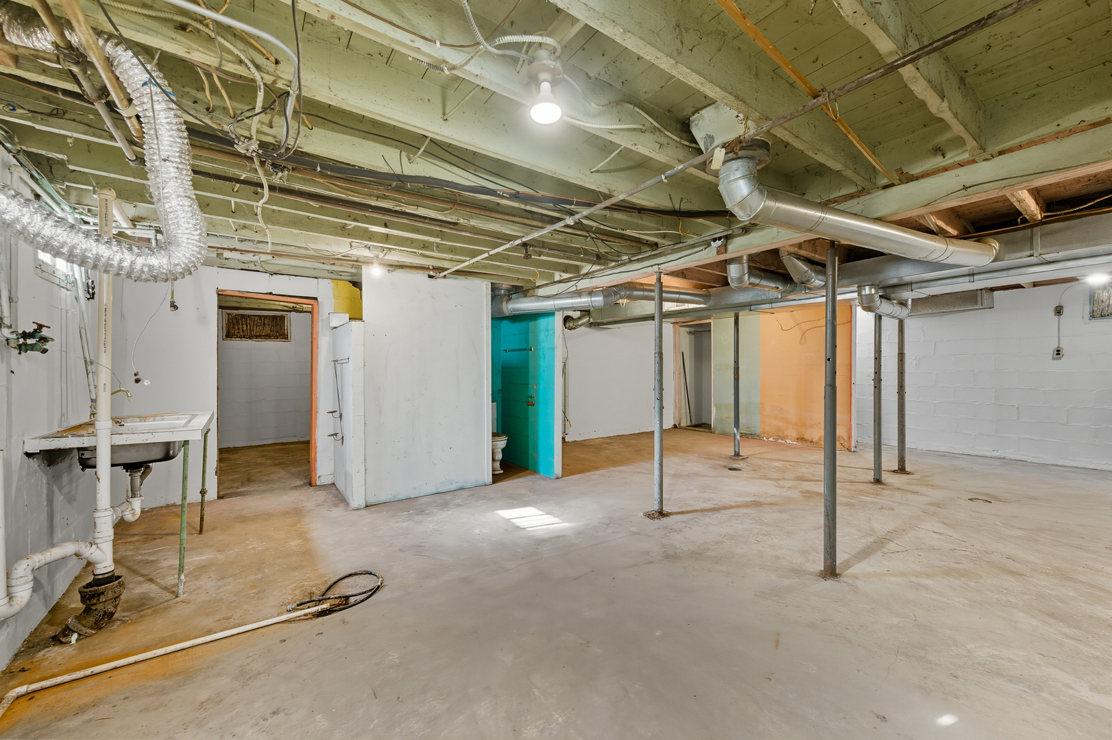 19 E Benton Street, Oswego, IL 60543