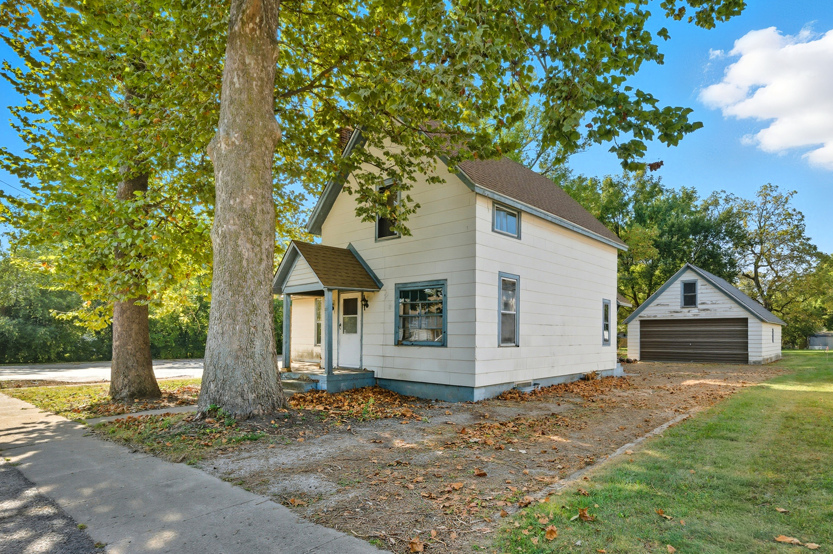 19 E Benton Street, Oswego, IL 60543