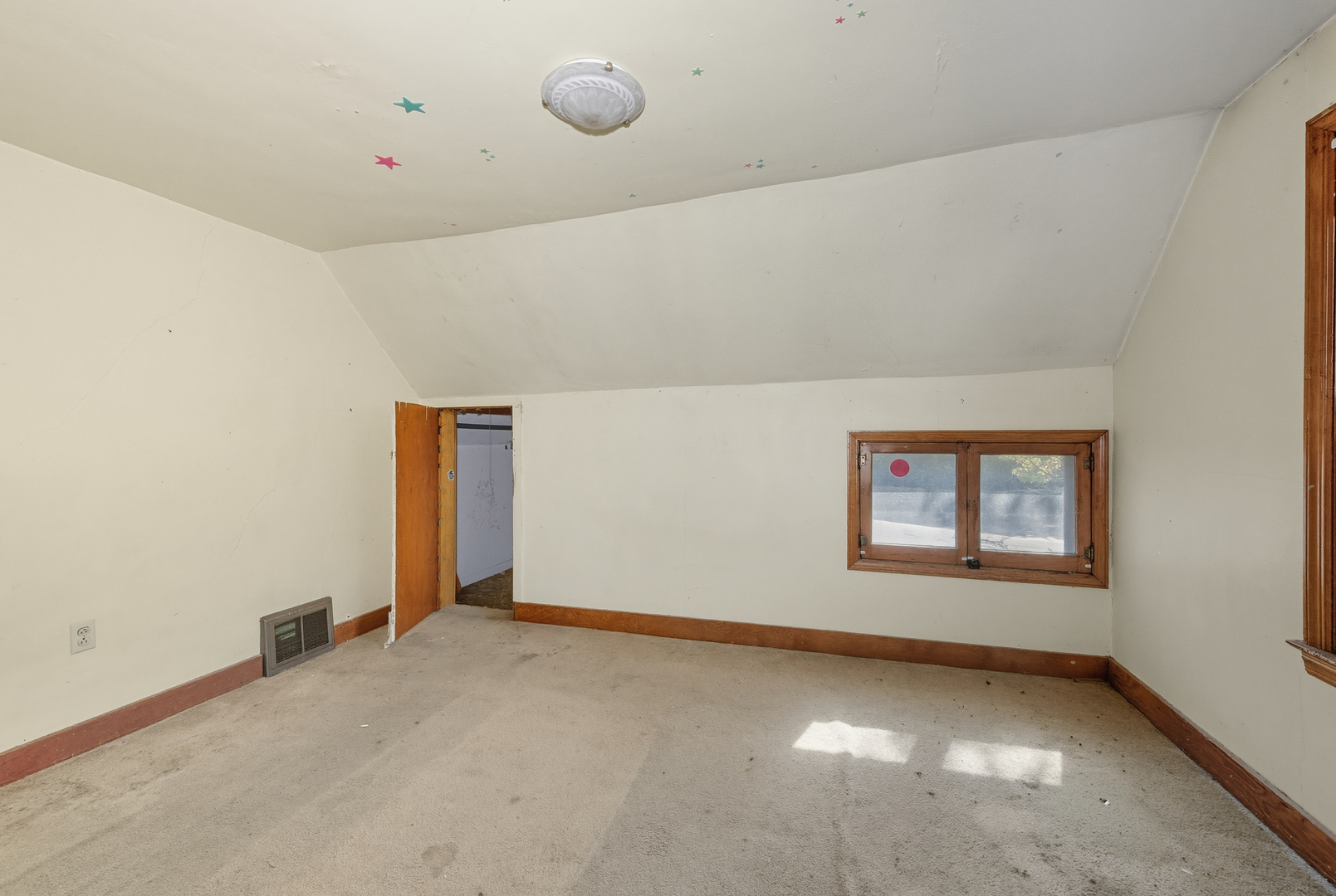 19 E Benton Street, Oswego, IL 60543