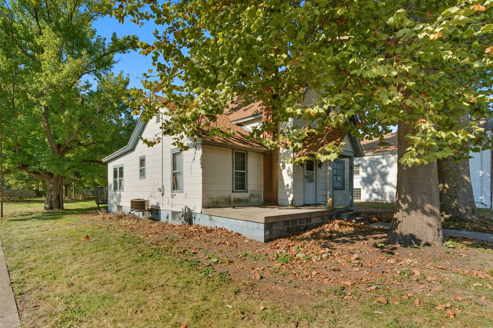 19 E Benton Street, Oswego, IL 60543