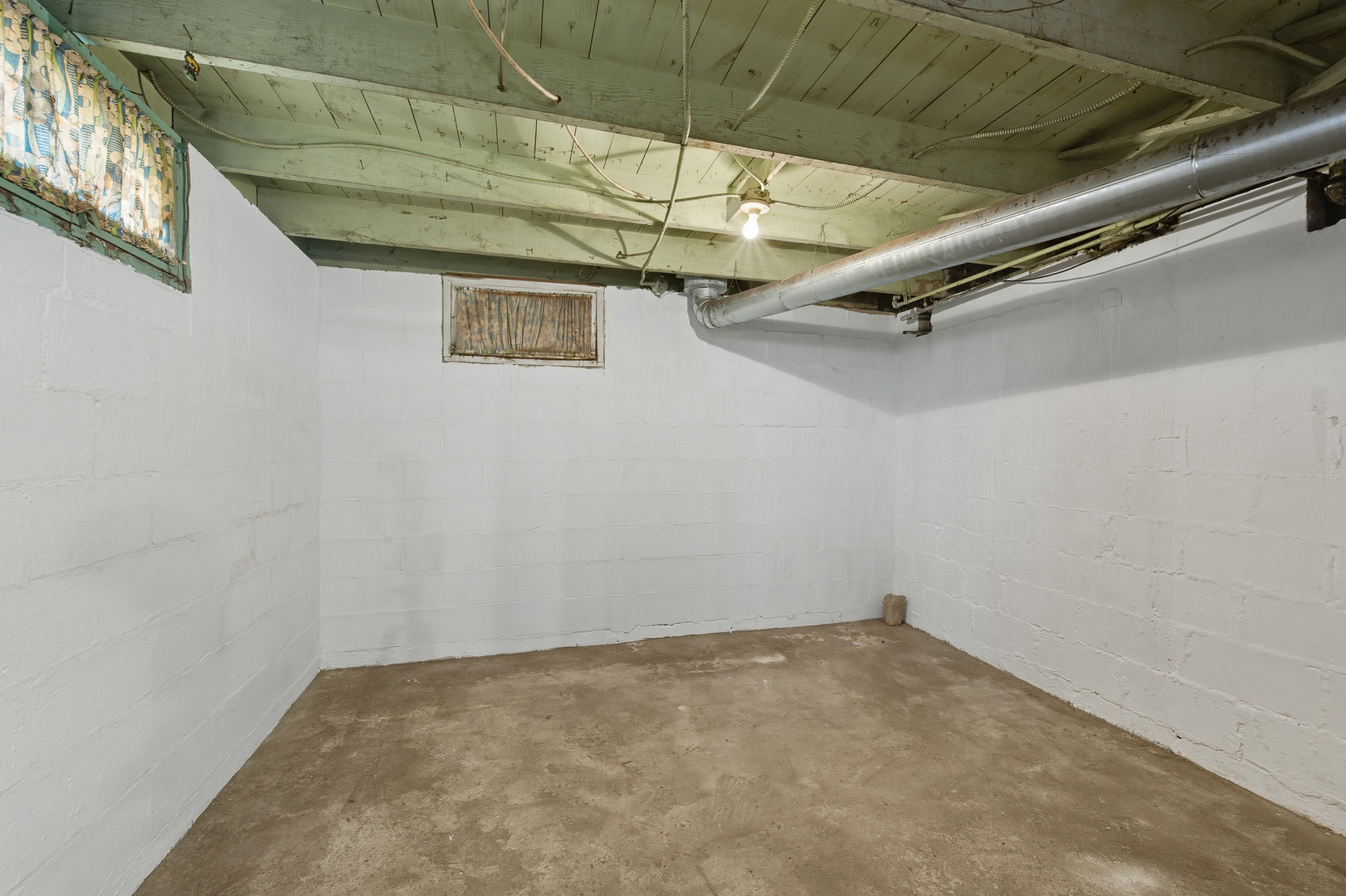 19 E Benton Street, Oswego, IL 60543