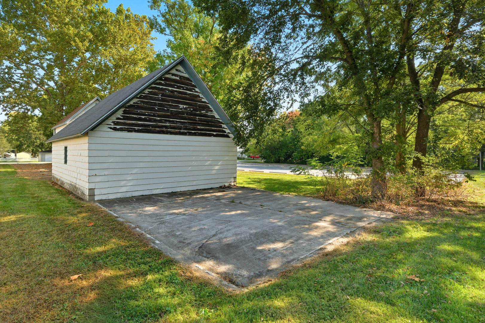 19 E Benton Street, Oswego, IL 60543