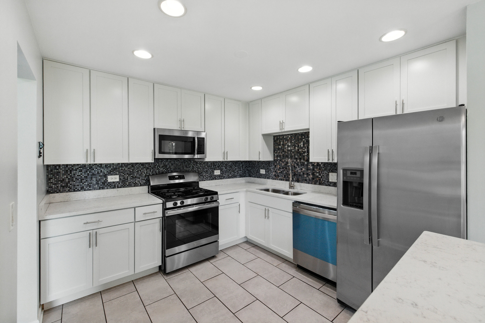 720 Hoover Drive, Carol Stream, IL 60188