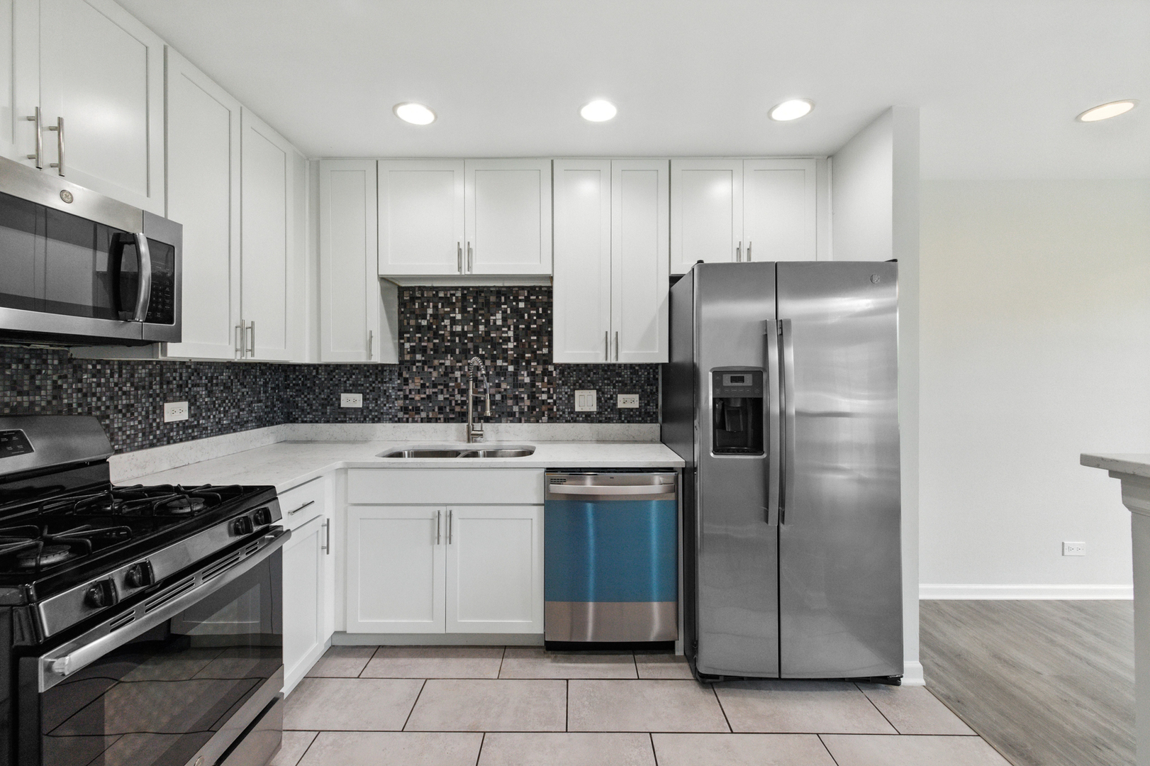 720 Hoover Drive, Carol Stream, IL 60188