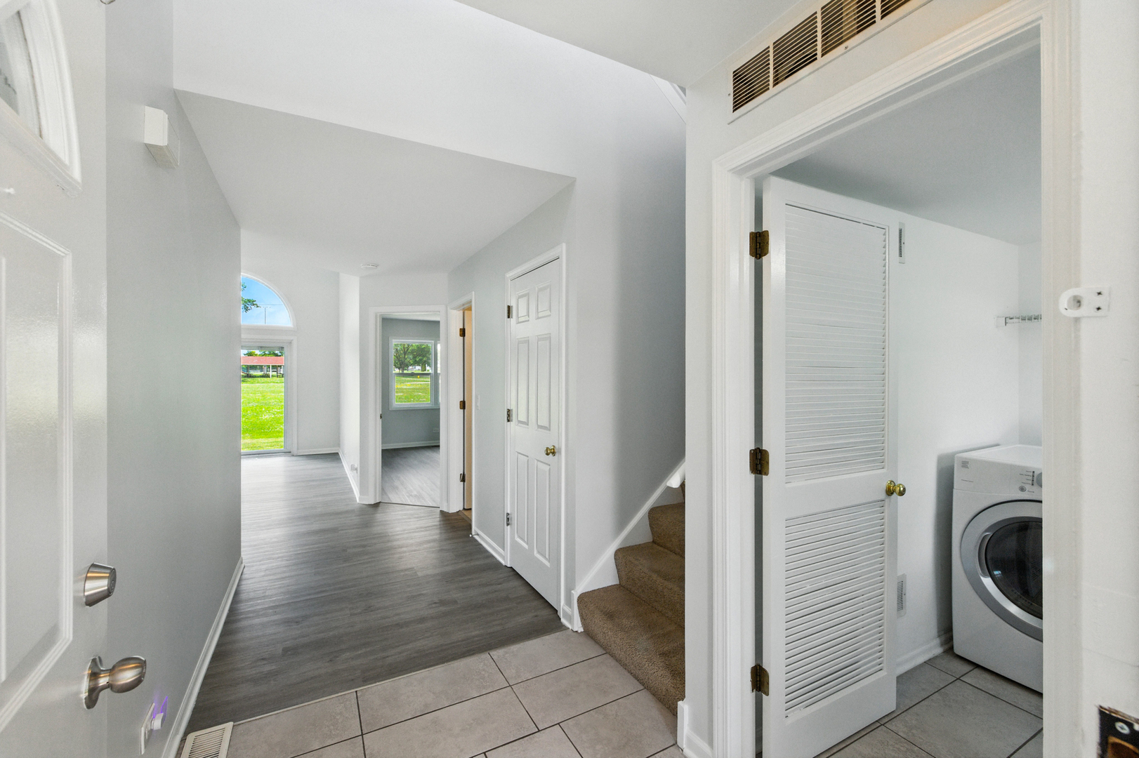 720 Hoover Drive, Carol Stream, IL 60188