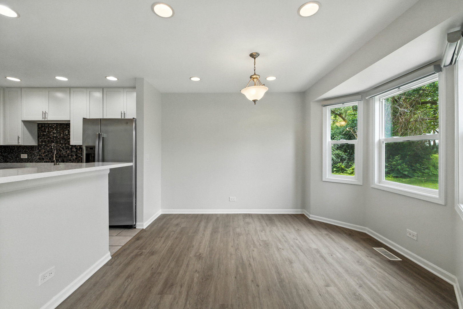 720 Hoover Drive, Carol Stream, IL 60188