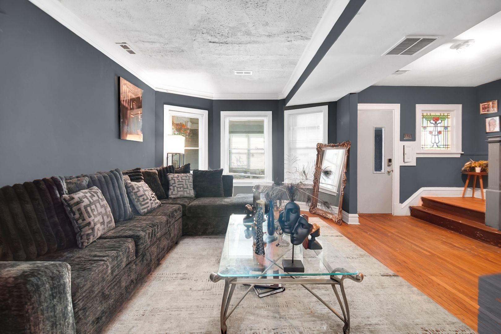5440 W Cortez Street, Chicago, IL 60651
