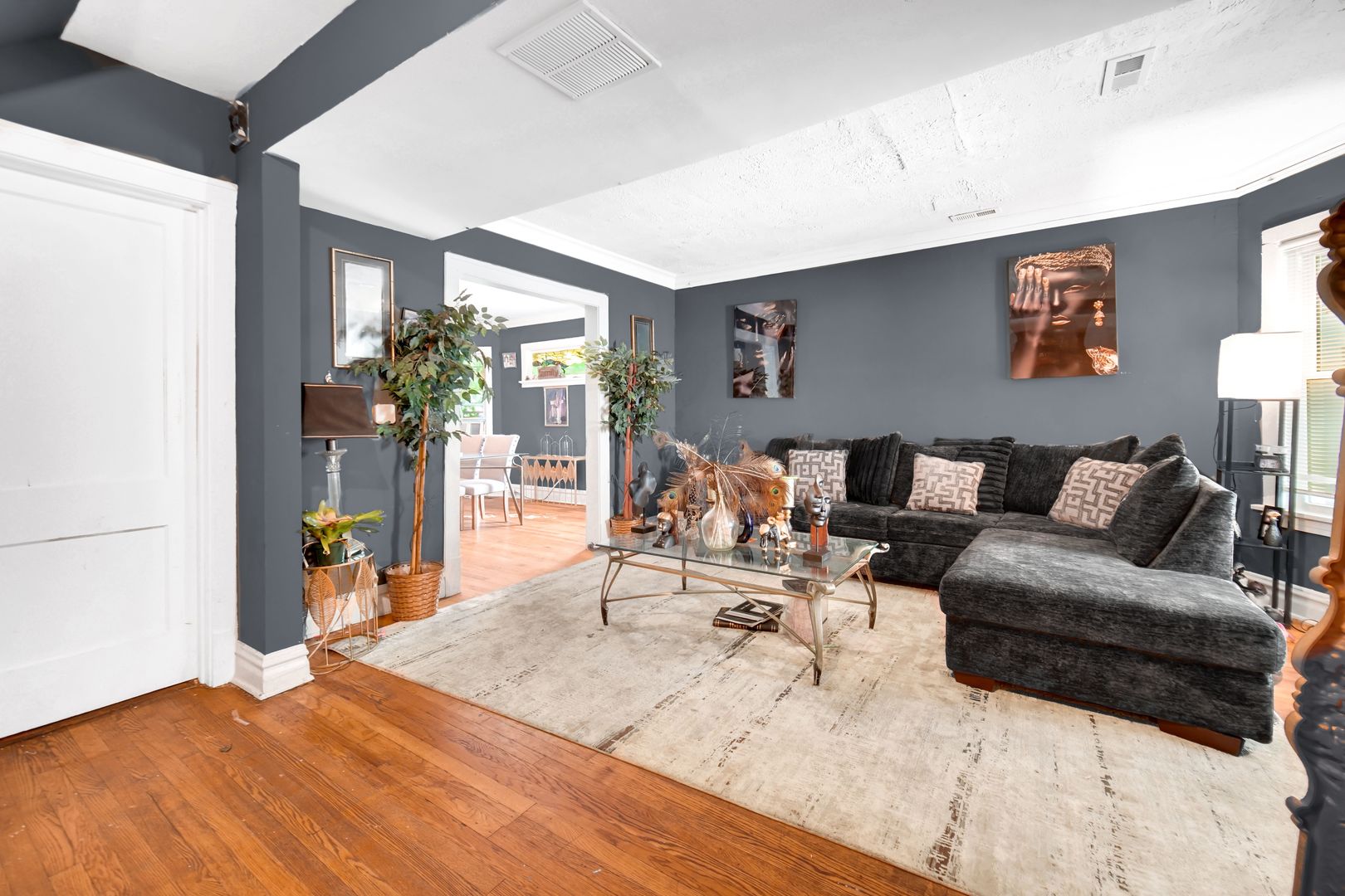 5440 W Cortez Street, Chicago, IL 60651