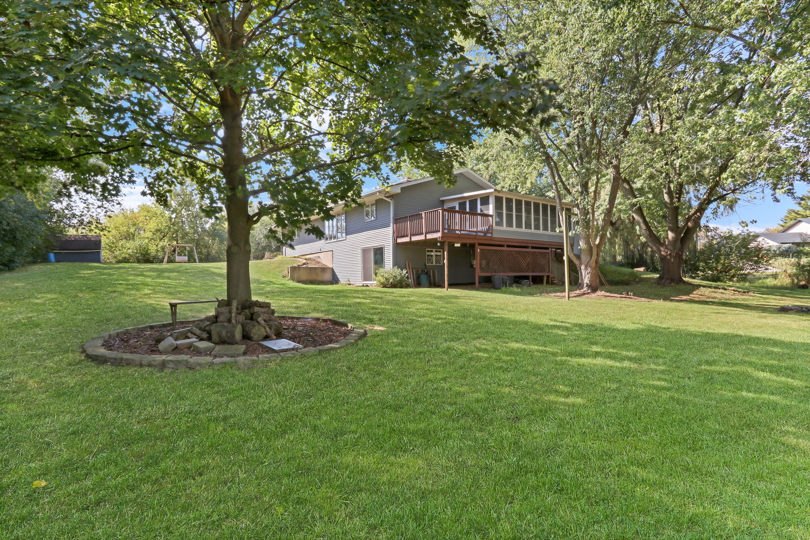43411 N Lynn Dale Drive, Zion, IL 60099