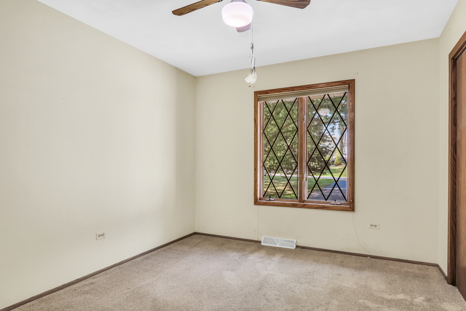 43411 N Lynn Dale Drive, Zion, IL 60099